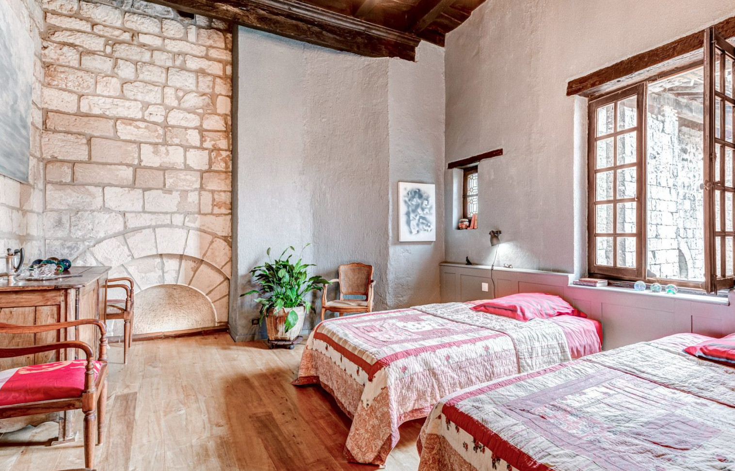 chambre mur pierre et poutres maison ancienne chambre mur pierre et poutres maison ancienne