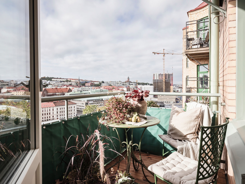 balcon immeuble ancien
