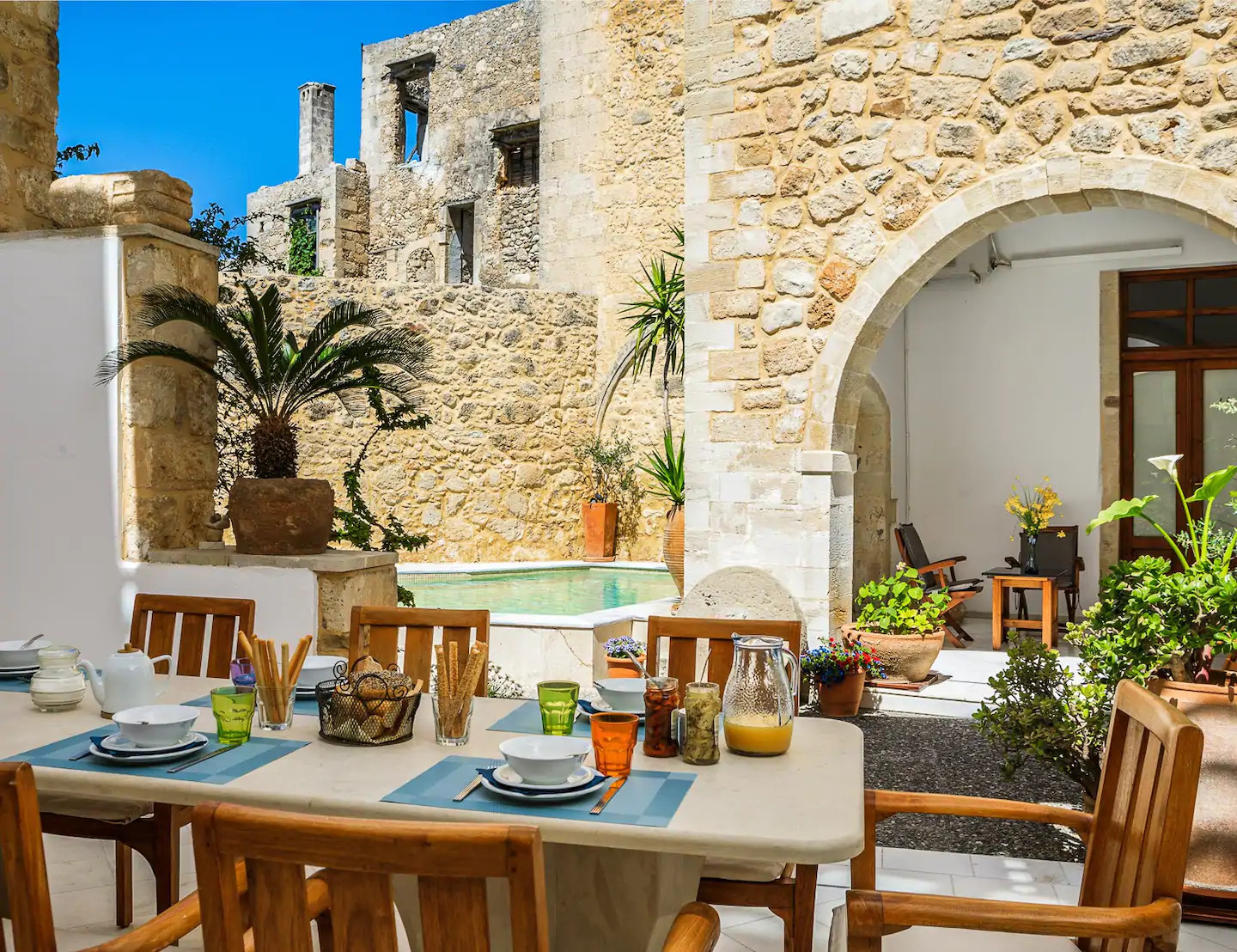 terrasse avec piscine maison en pierres terrasse avec piscine maison en pierres