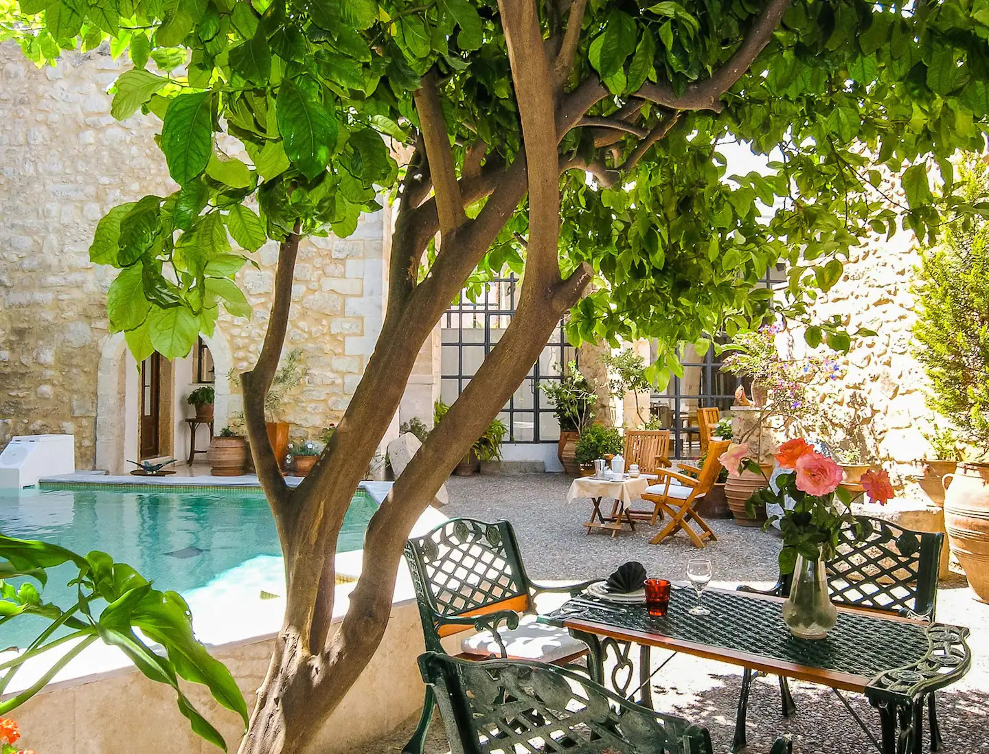 jardin avec piscine maison en pierres jardin avec piscine maison en pierres