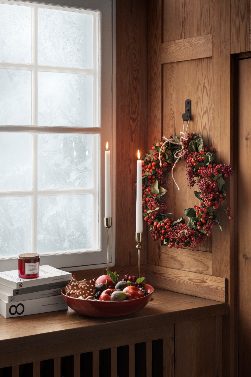 bord de fenêtre décoré pour Noël rouge bord de fenêtre décoré pour Noël rouge