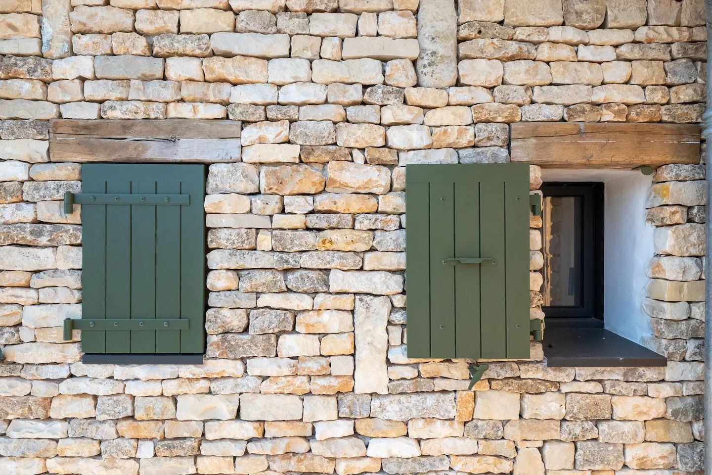 façade en pierres maison ile de Ré