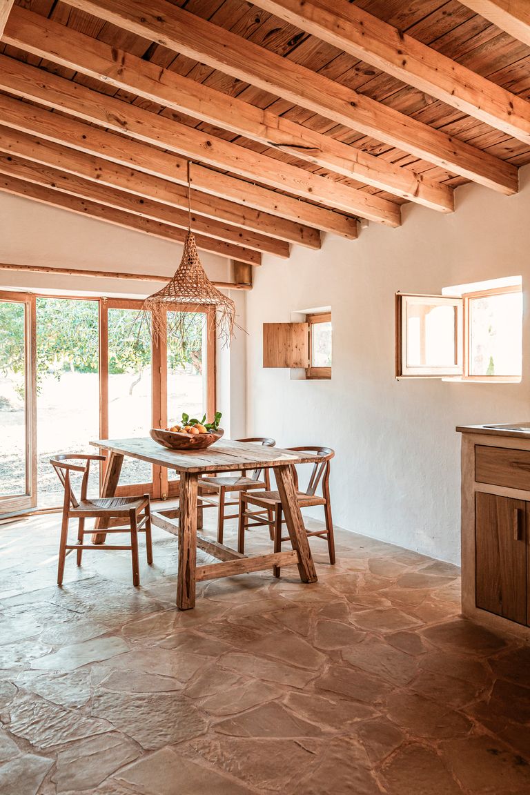 salle à manger décoration naturelle Finca Can Marti par Zoco Home
