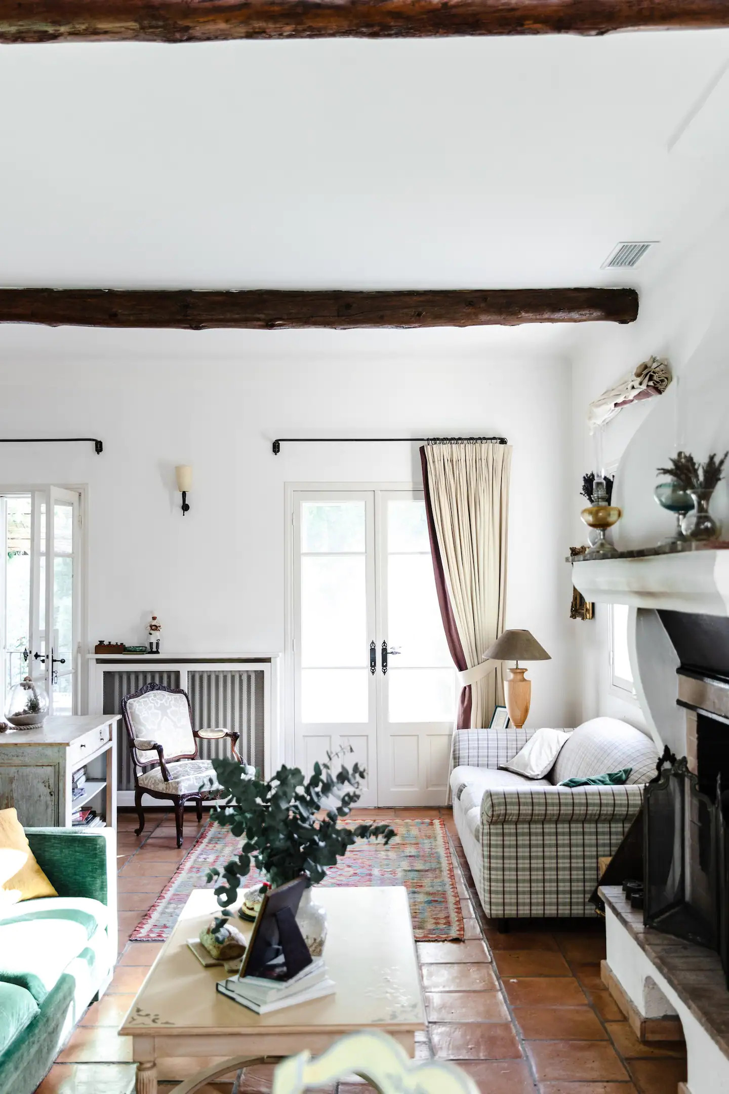 salon rustique dans maison en Provence salon rustique dans maison en Provence