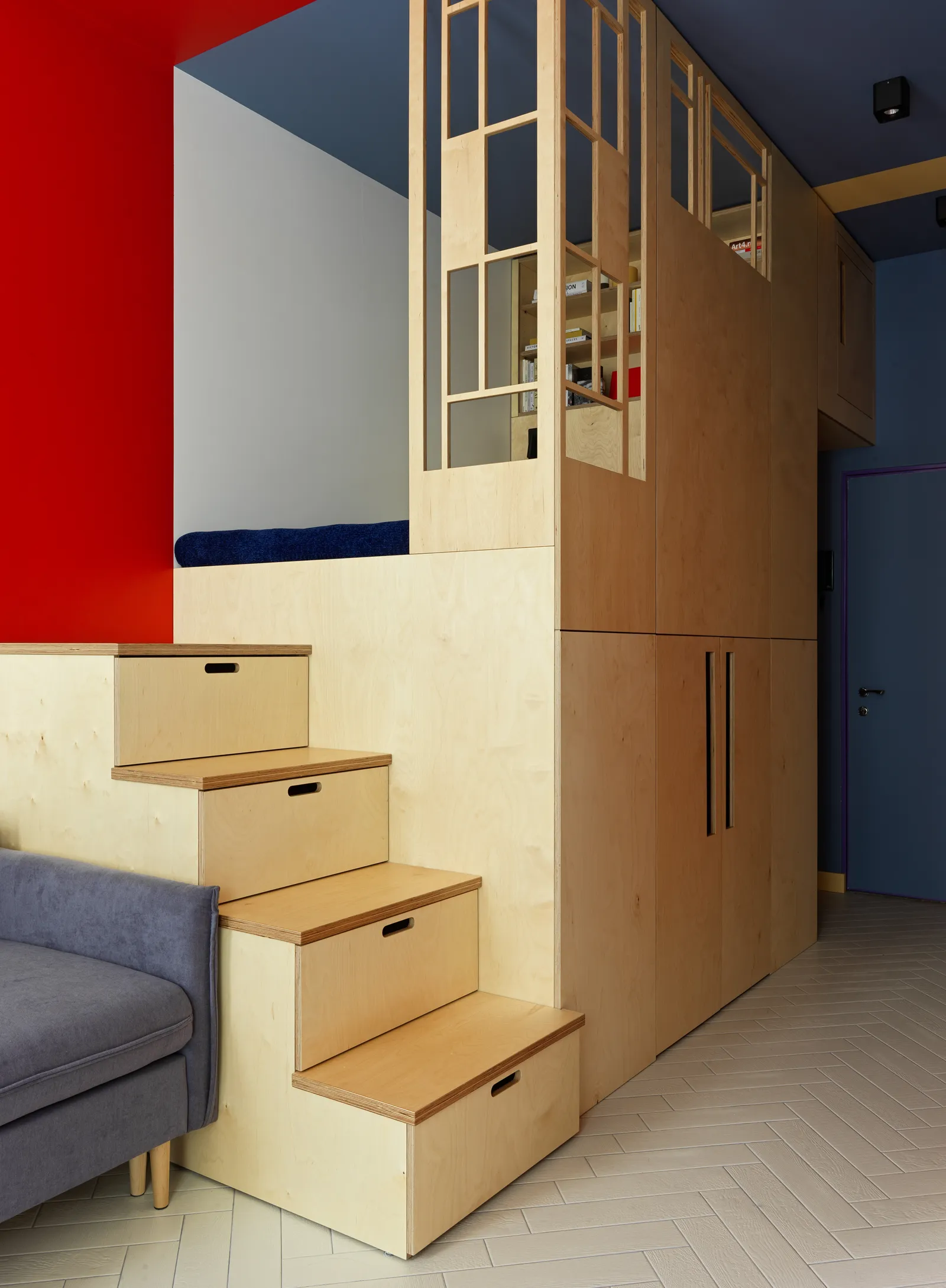 aménager un studio de 27m2 escalier avec rangements