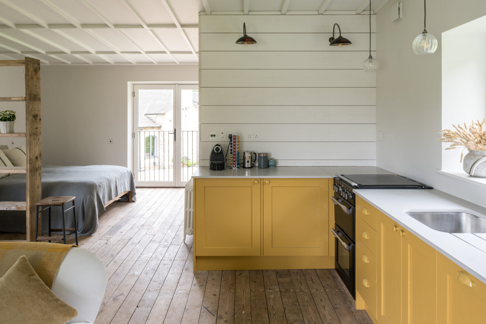 cuisine ouverte jaune