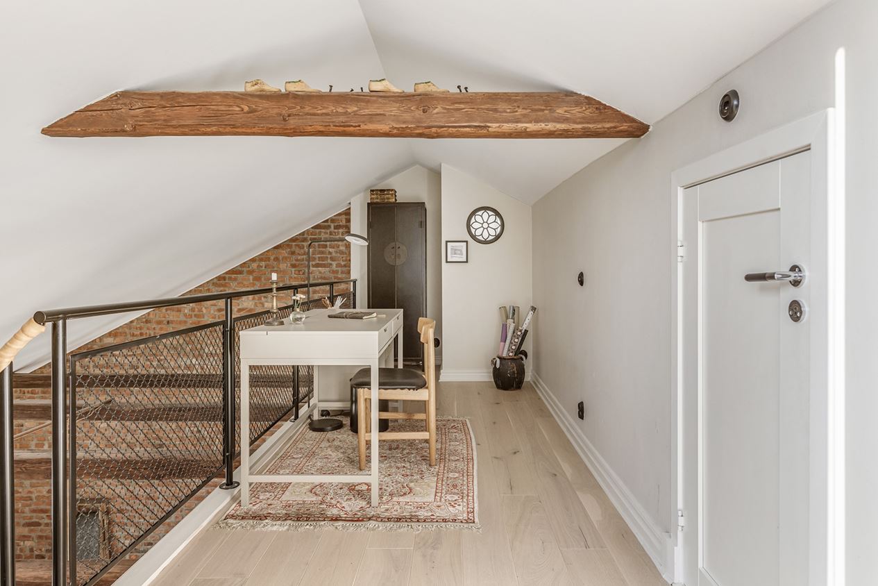 mezzanine appartement avec poutres