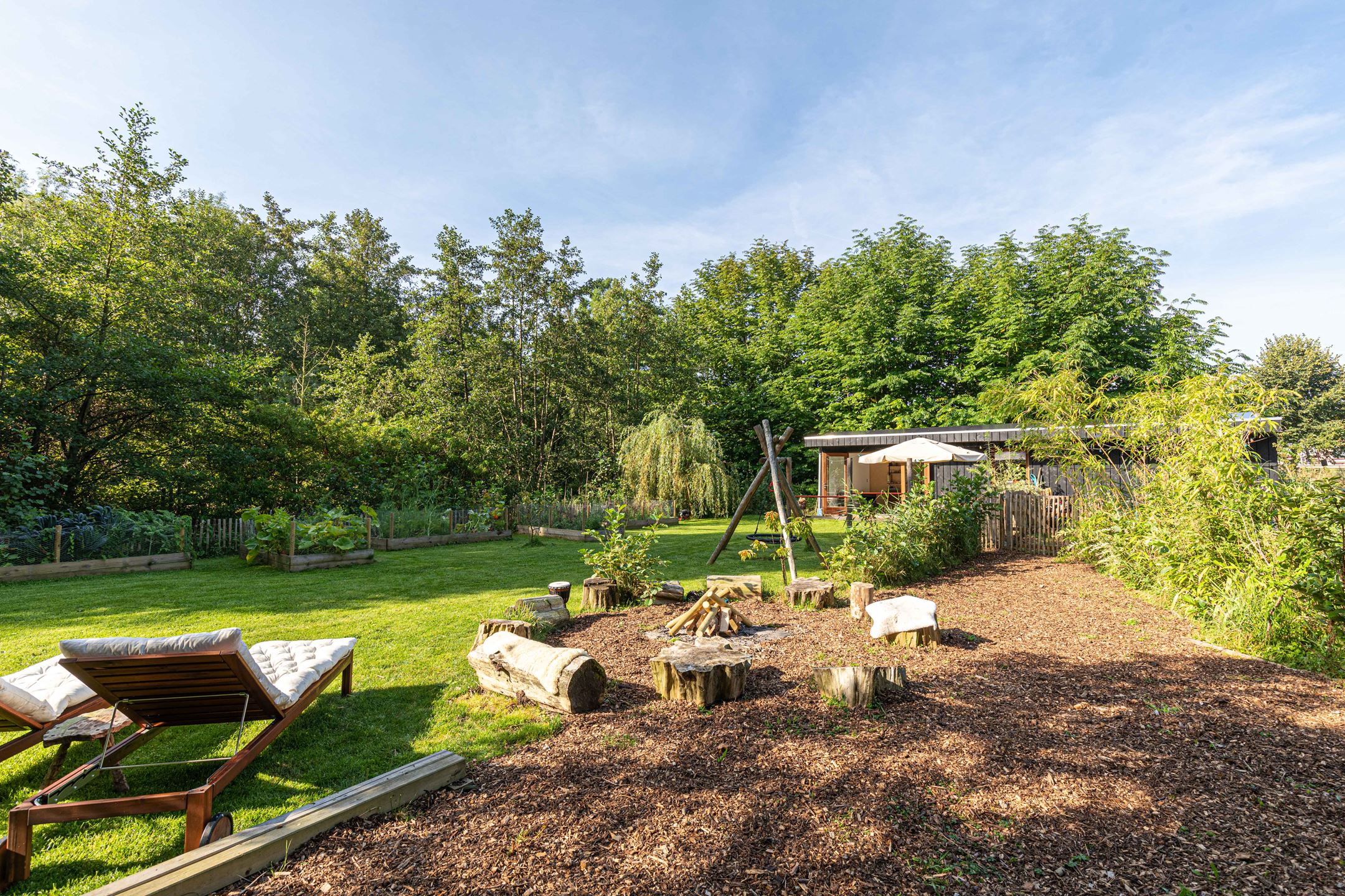 jardin maison en bois