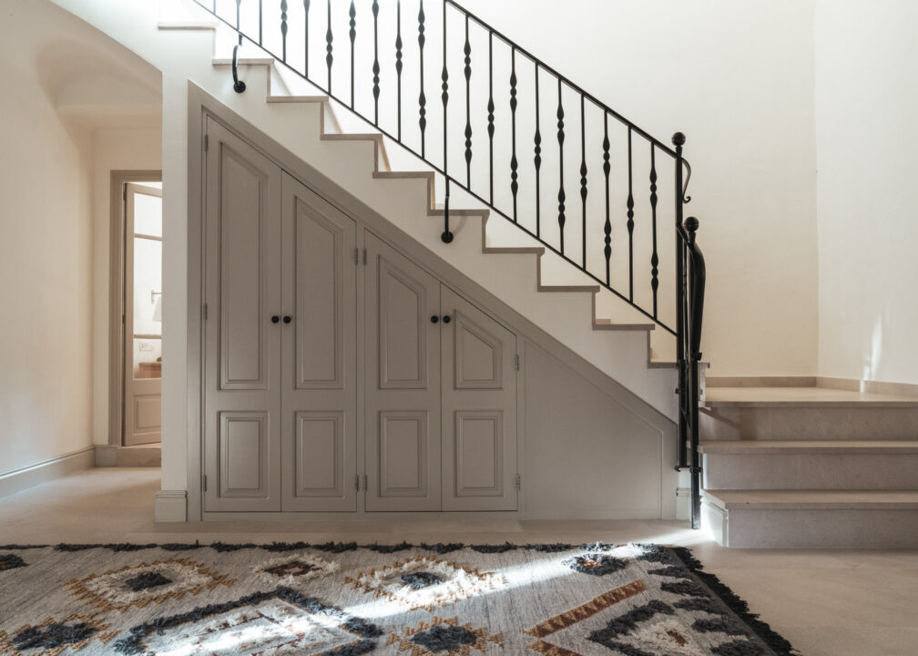 entrée avec escalier en pierres entrée avec escalier en pierres