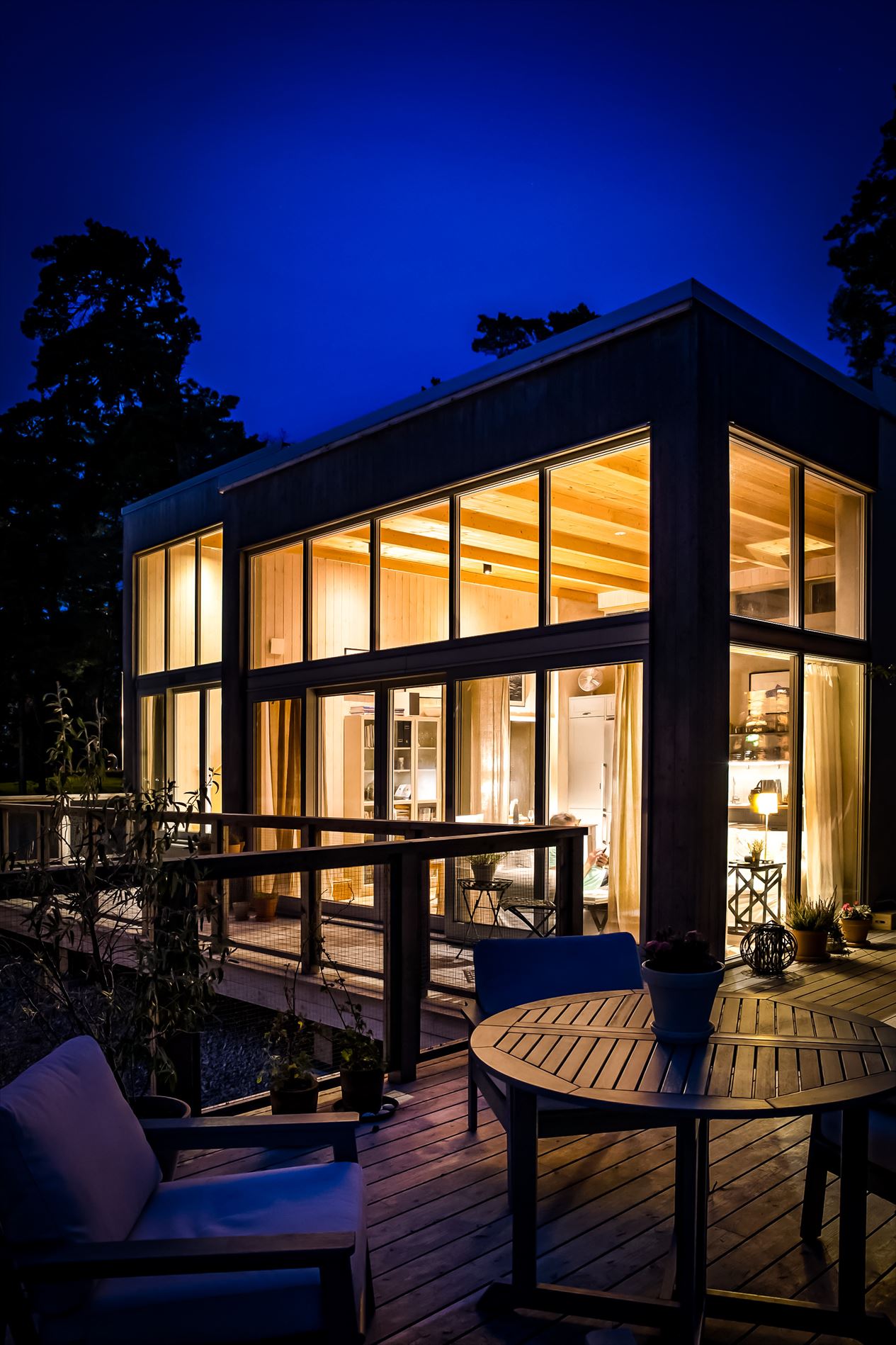façade maison en bois cubique vue nuit façade maison en bois cubique vue nuit