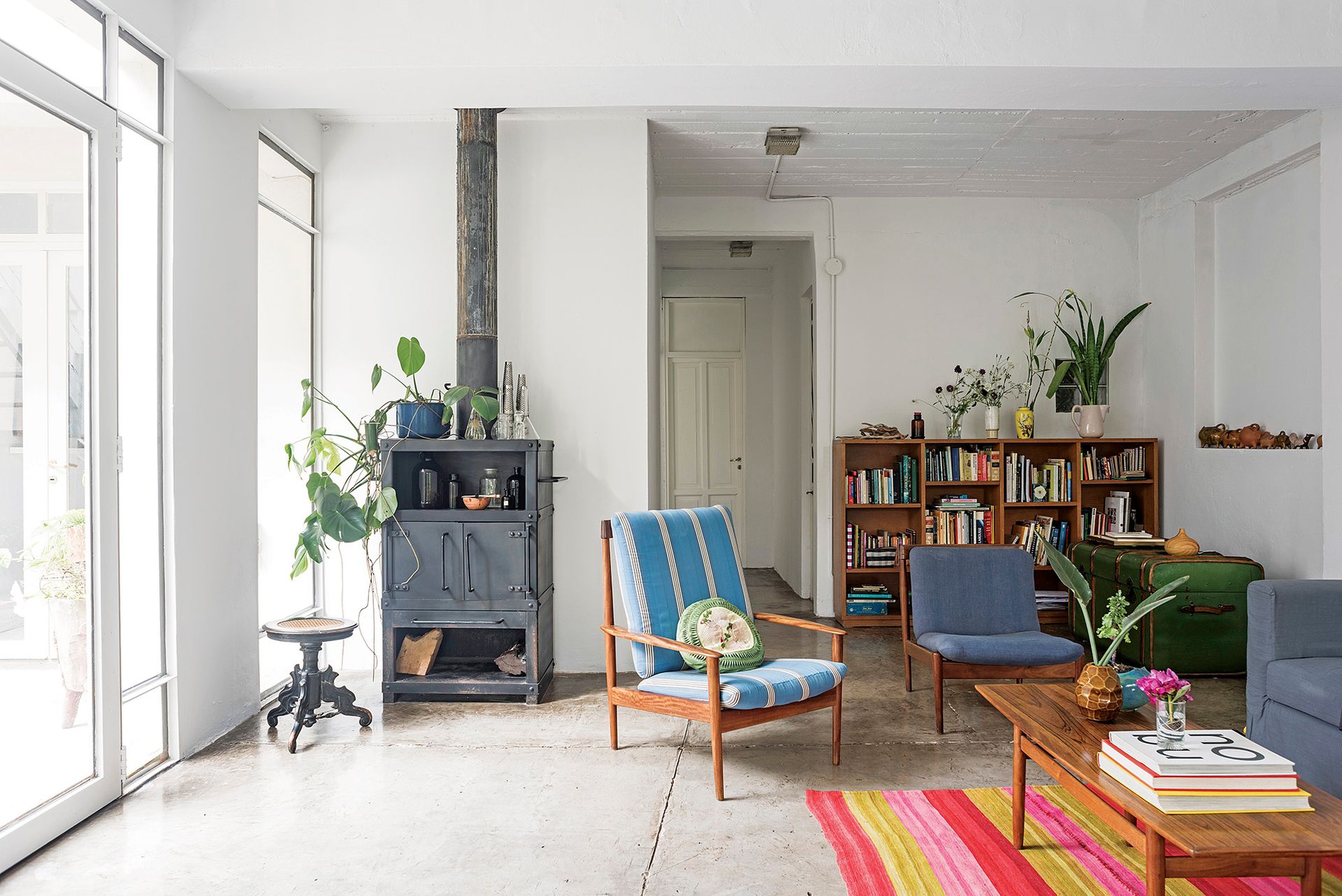 salon avec poêle à bois salon avec poêle à bois