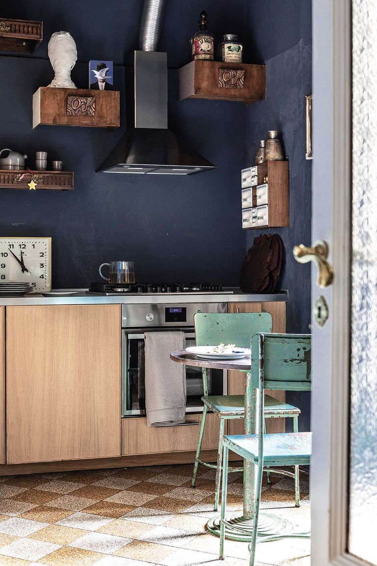 cuisine vintage avec sol à damier cuisine vintage avec sol à damier