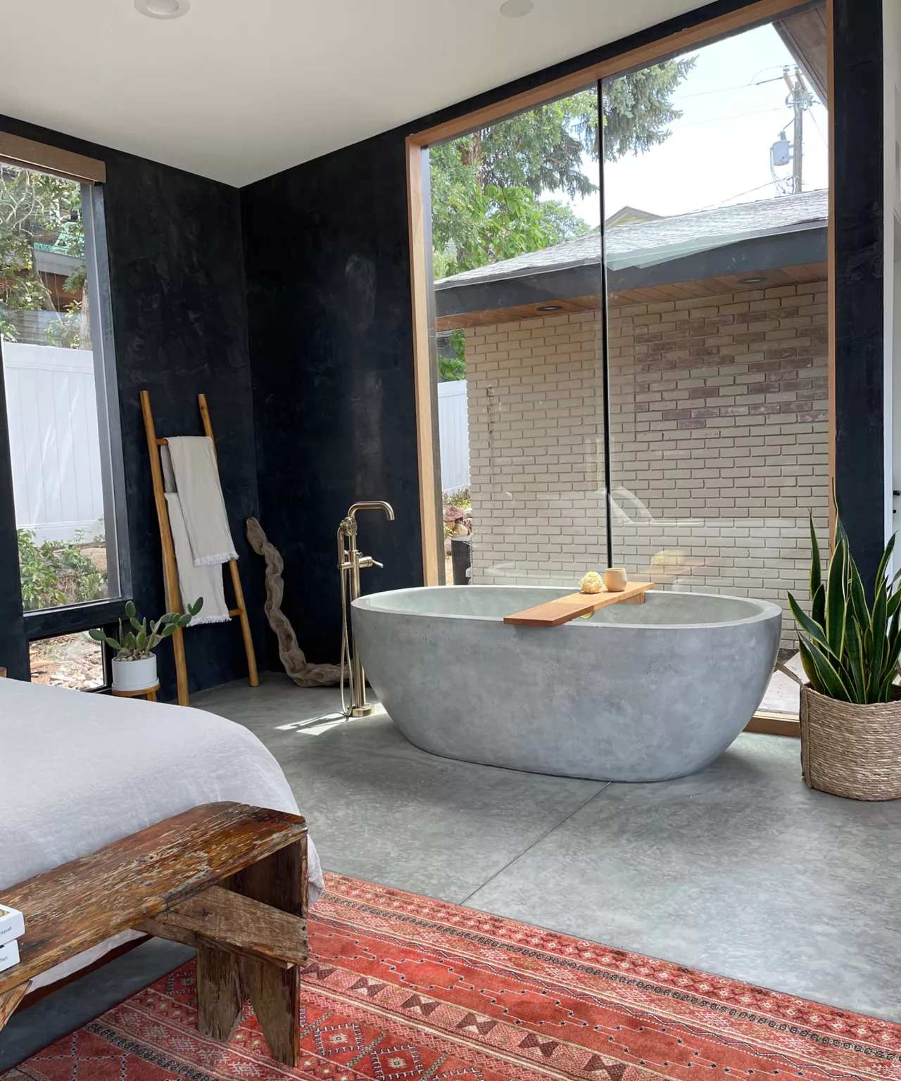 baignoire design grise dans une chambre baignoire design grise dans une chambre