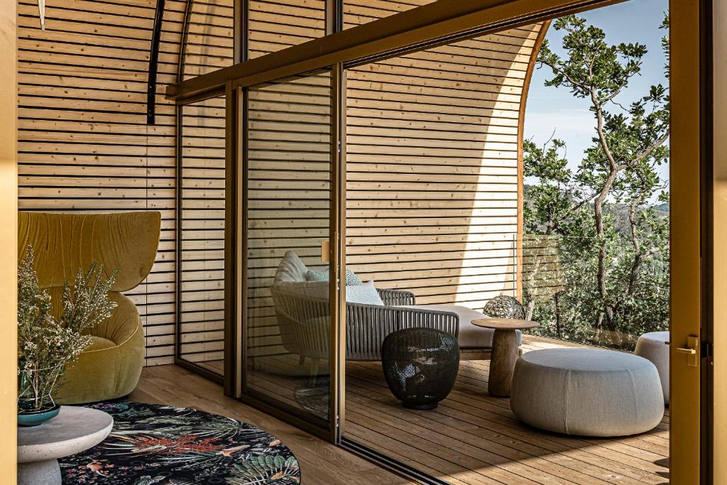 salon maison en bois design Souki Lodges & Spa salon maison en bois design Souki Lodges & Spa