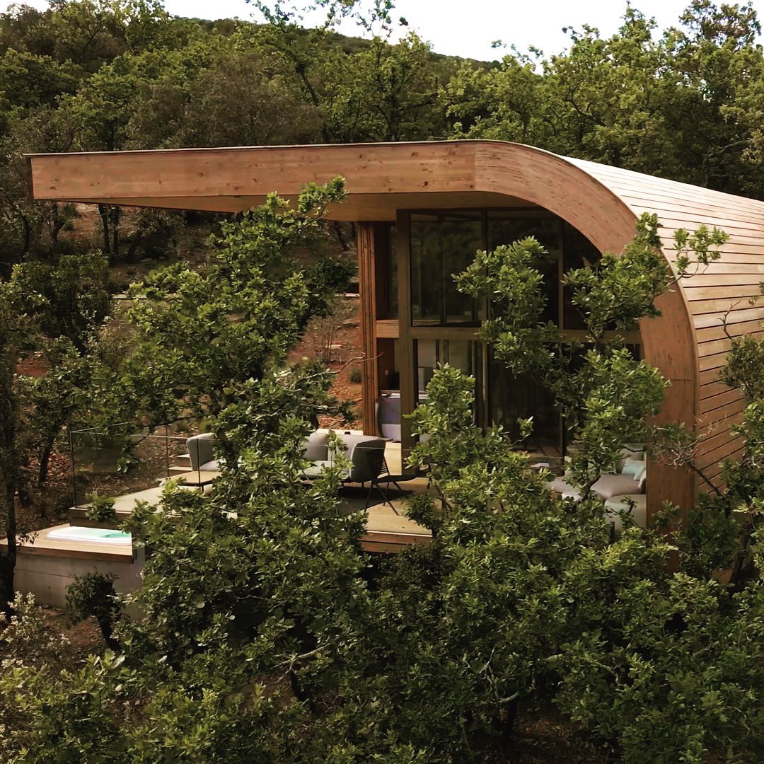 maison design en bois Souki Lodges maison design en bois Souki Lodges