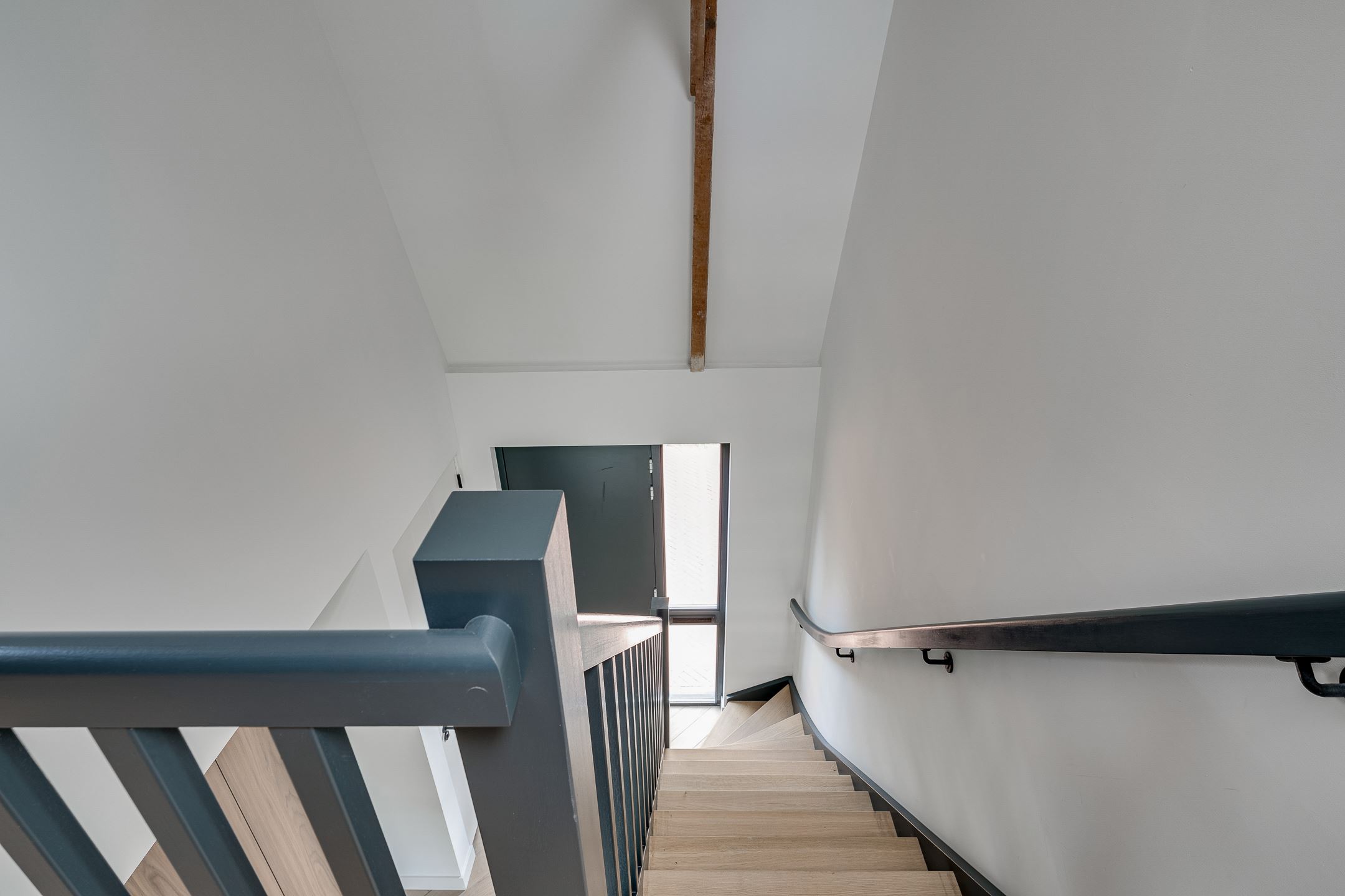 escalier moderne bois