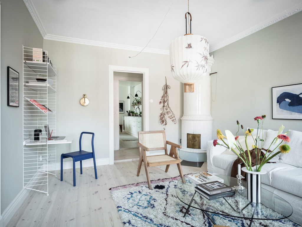 salon décoration scandinave avec bureau String