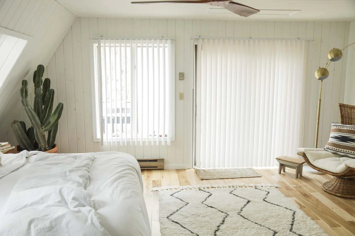 chambre lambrissée bois blanc chambre lambrissée bois blanc