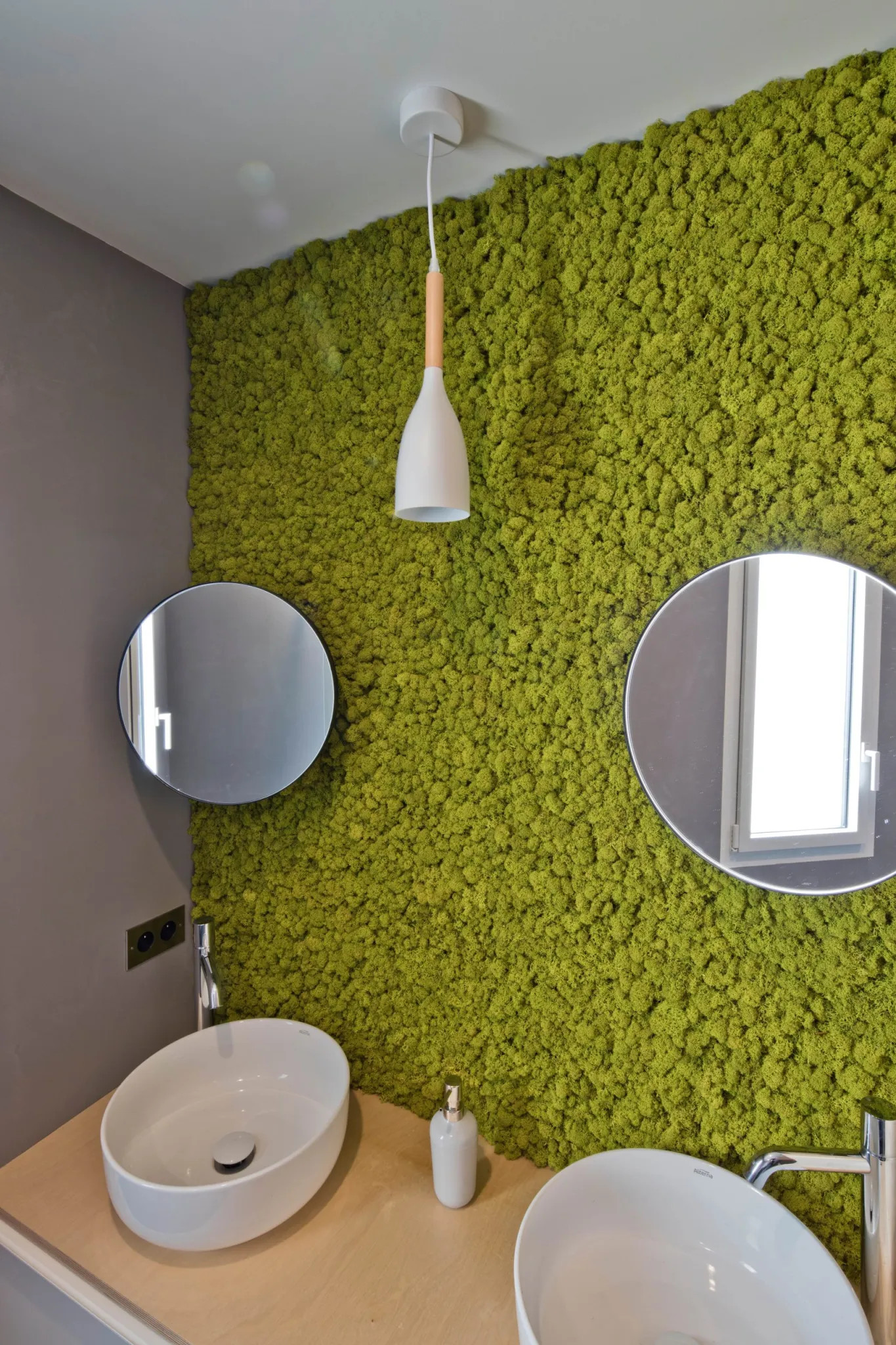 salle de bain avec mur végétal salle de bain avec mur végétal