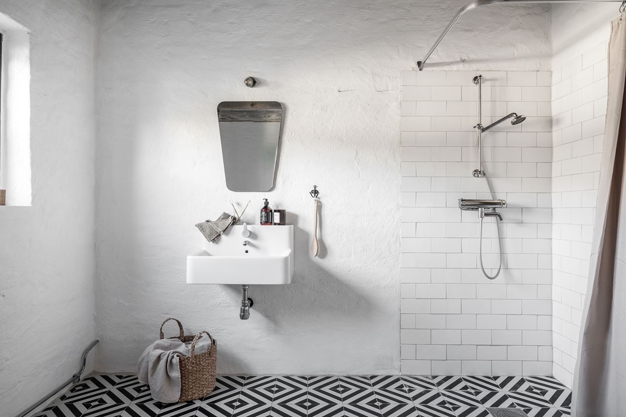 salle de bain minimaliste noire et blanche salle de bain minimaliste noire et blanche