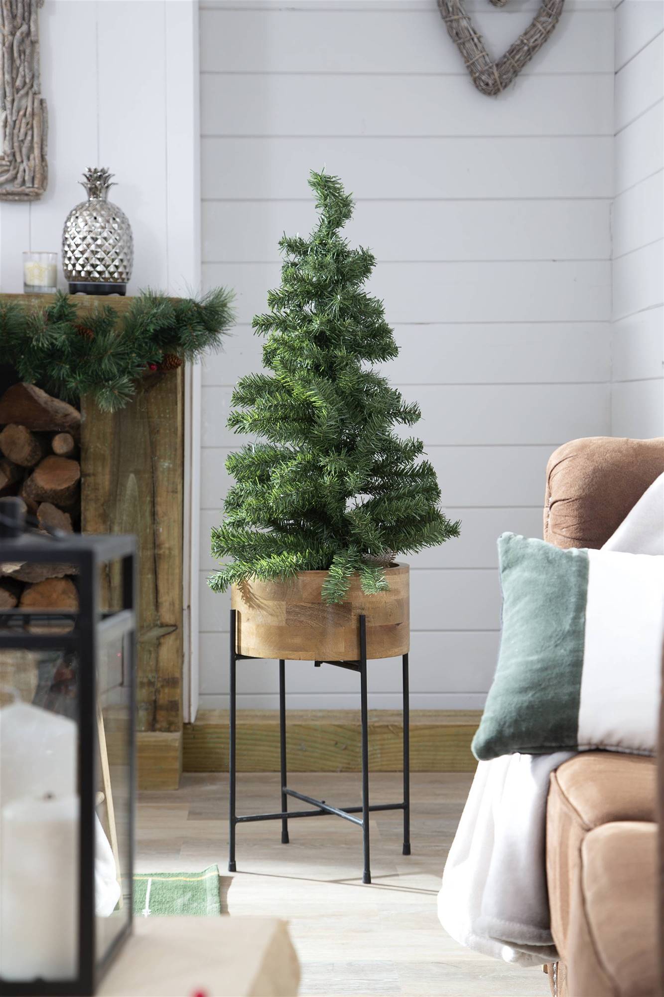 sapin dans porte plantes bois sapin dans porte plantes bois