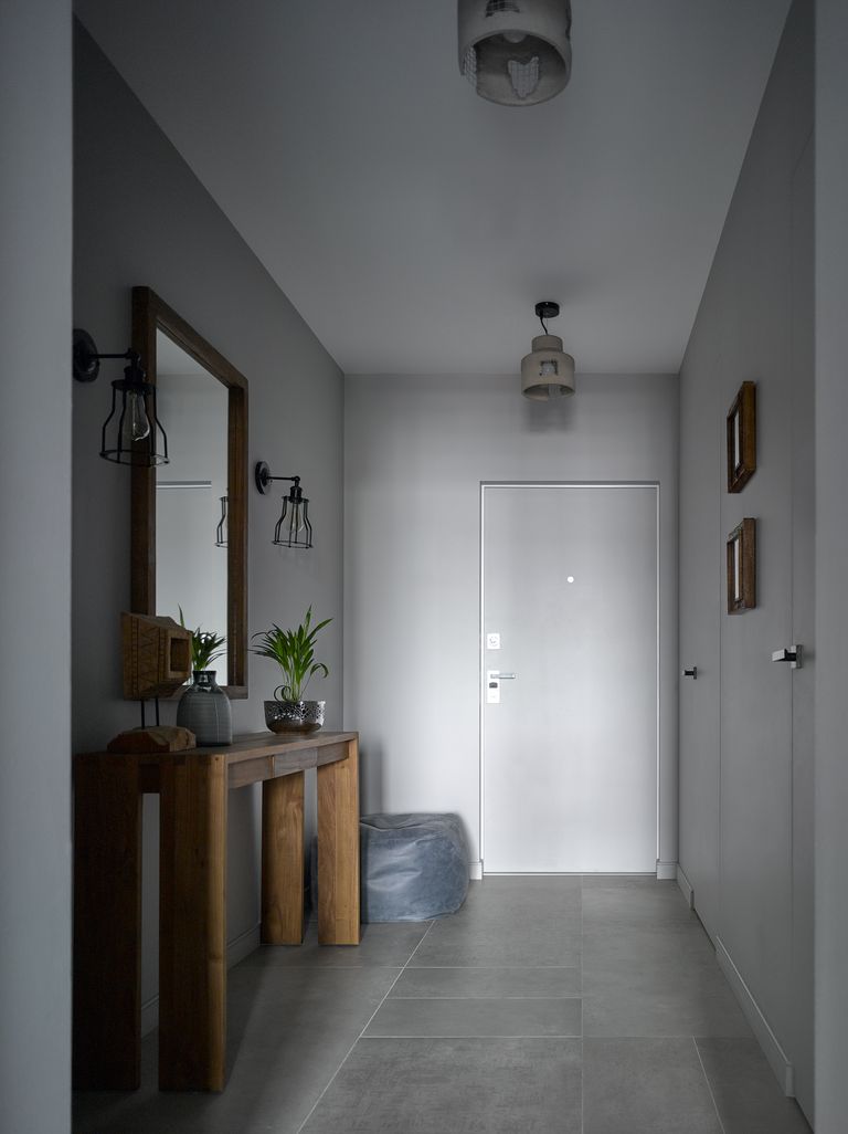 entrée avec console et miroir