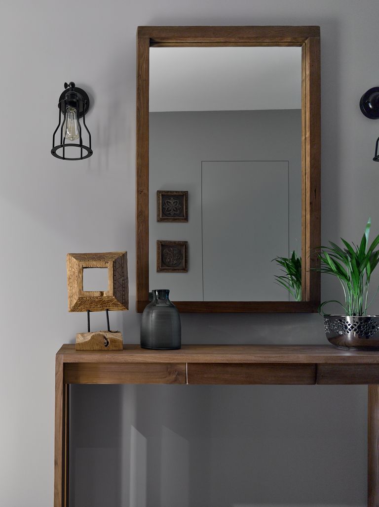 entrée avec console bois et miroir