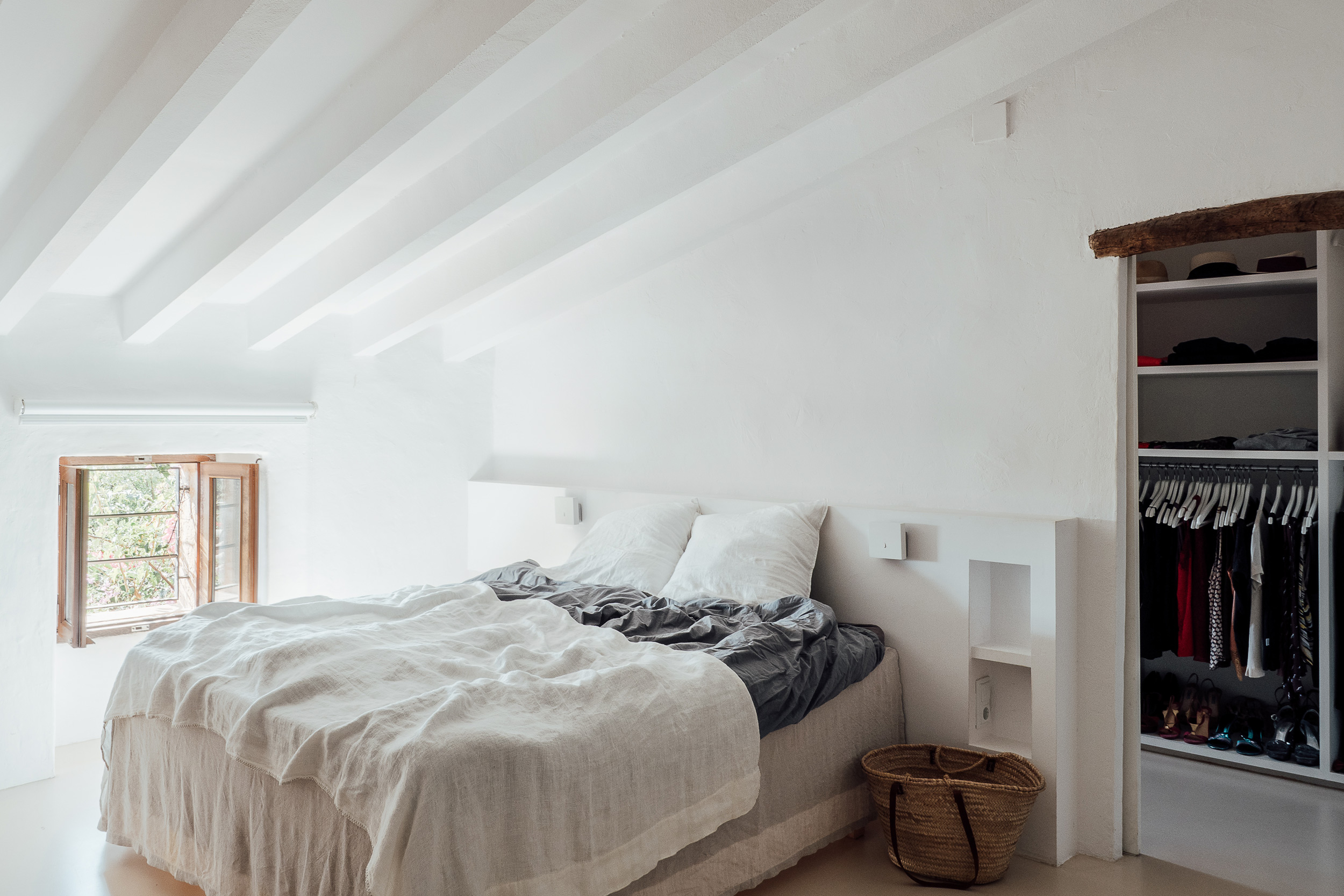 chambre sous combles avec poutres chambre sous combles avec poutres