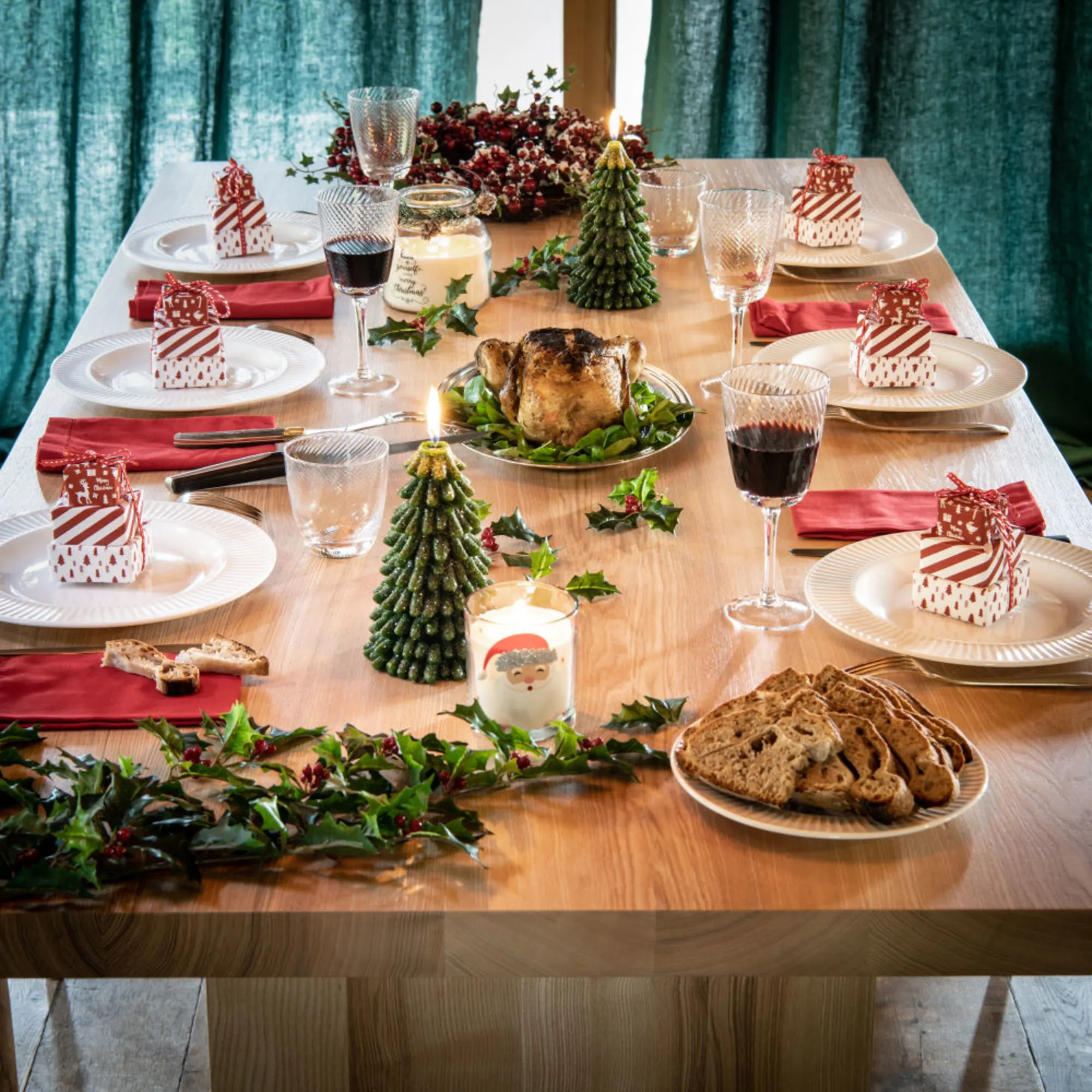 décoration table de Noël rouge et verte décoration table de Noël rouge et verte
