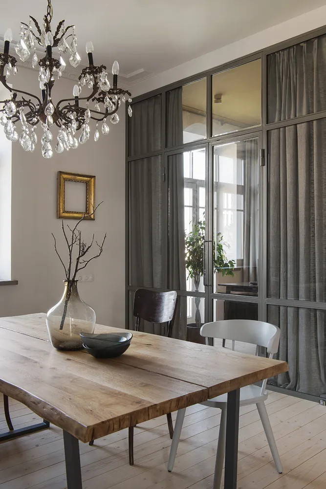 salle à manger appartement rénové Moscou