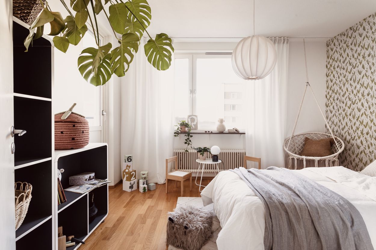chambre avec papier-peint en tête de lit chambre avec papier-peint en tête de lit