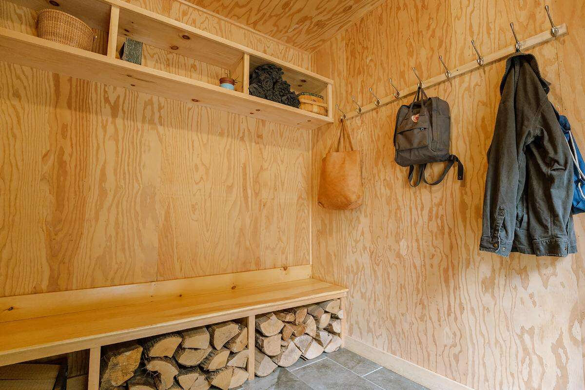 entrée murs en bois