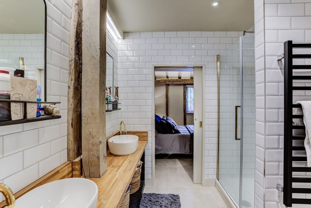 salle de bain avec poutres salle de bain avec poutres