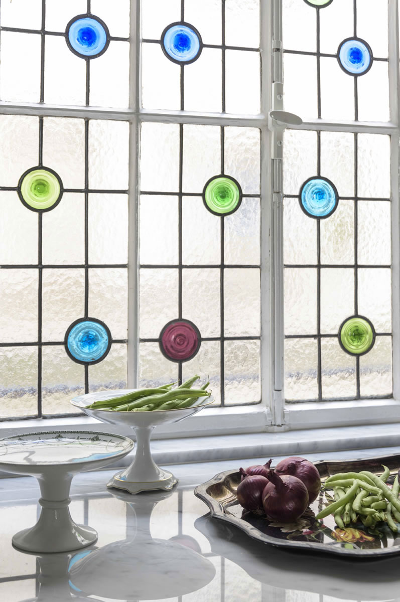 fenêtre avec vitraux fenêtre avec vitraux