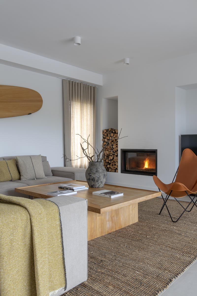 salon avec cheminée décoration contemporaine