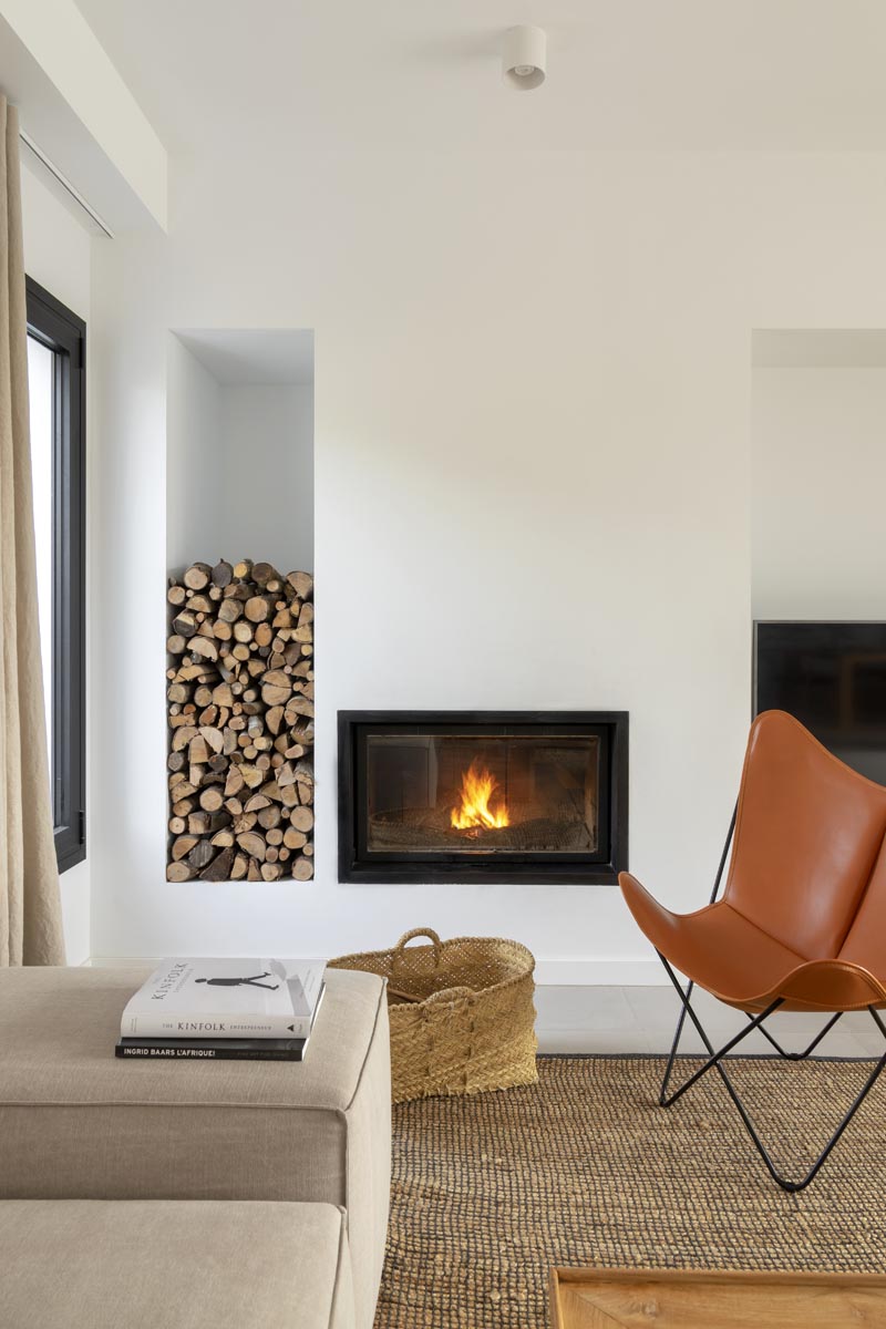 salon avec cheminée décoration contemporaine