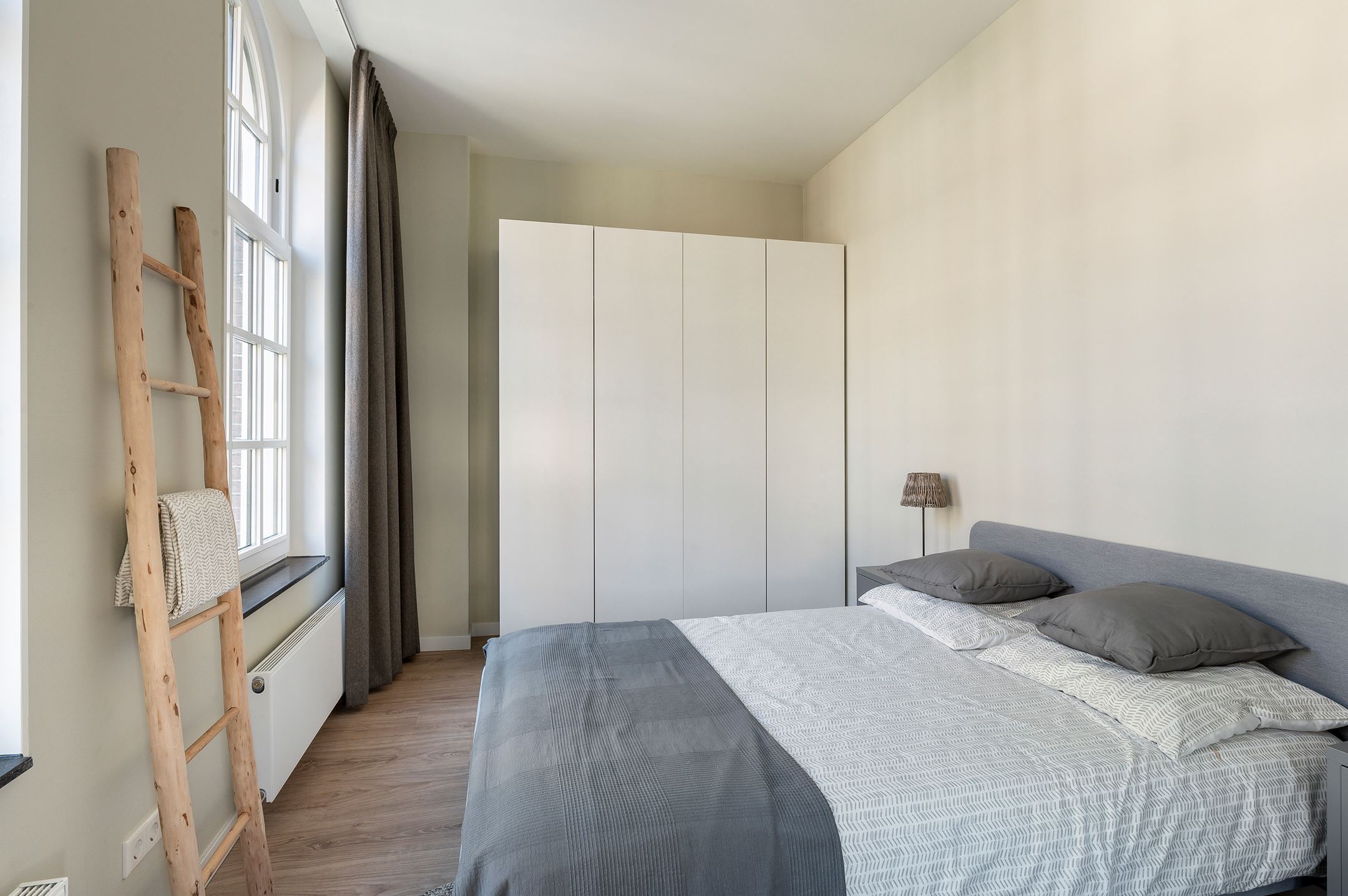 chambre murs vert pâle