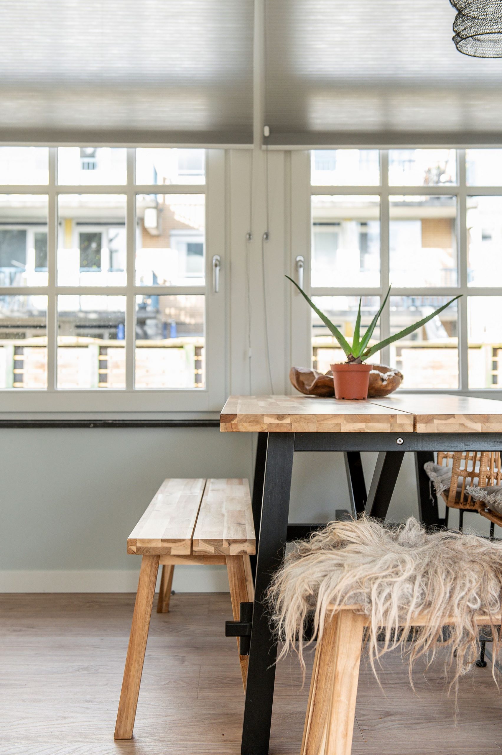 salle à manger décoration contemporaine et naturelle