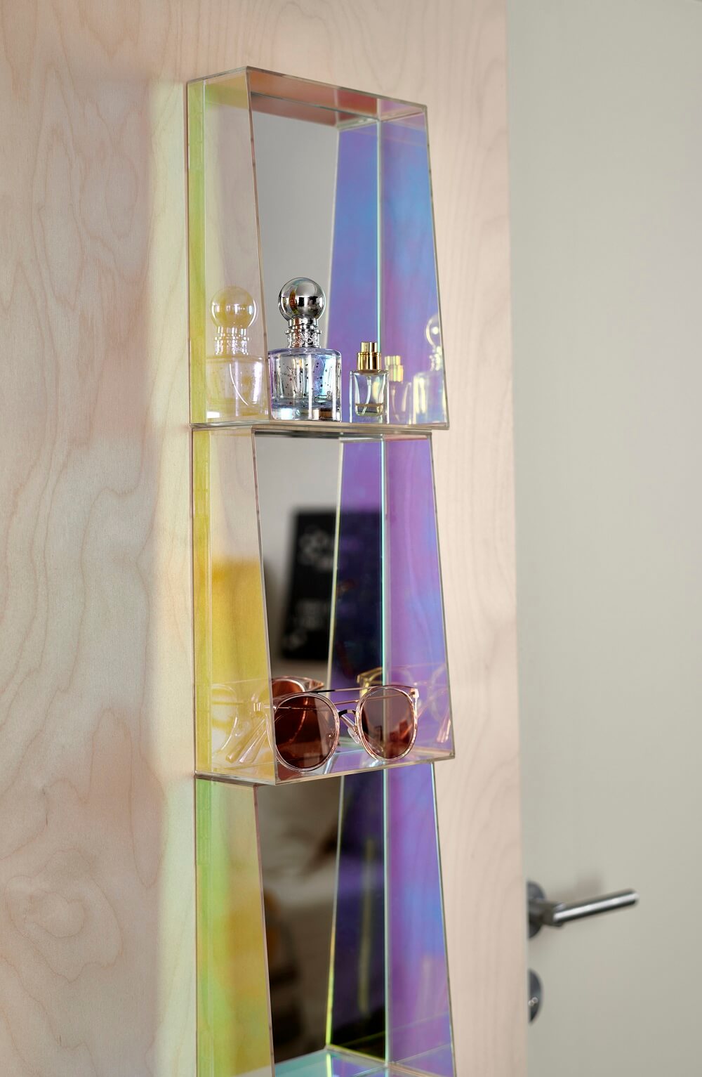 miroir avec étagère