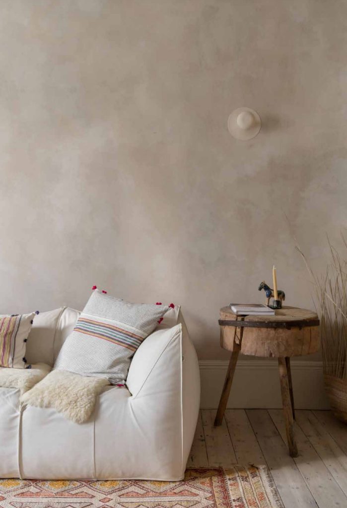 salon murs enduits