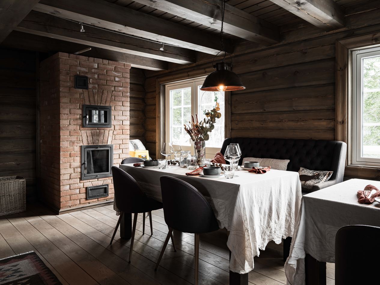 salle à manger rustique avec cheminée en briques salle à manger rustique avec cheminée en briques