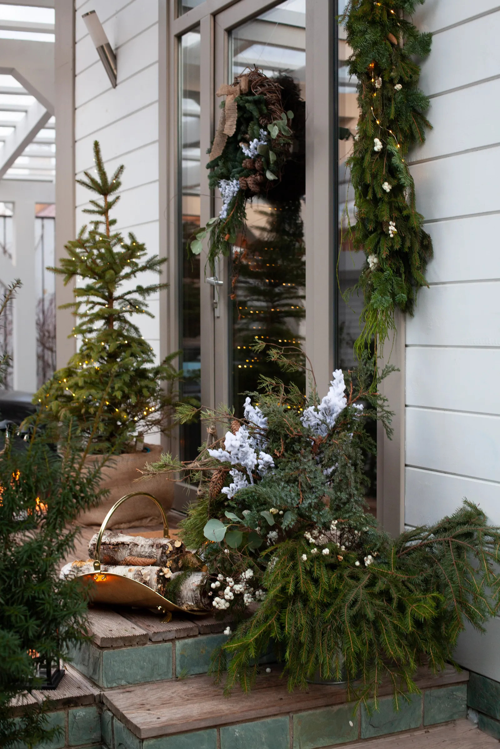 porte d porte d'entrée avec décoration Noël
