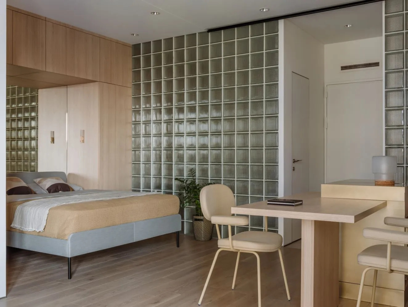 salon avec lit armoire
