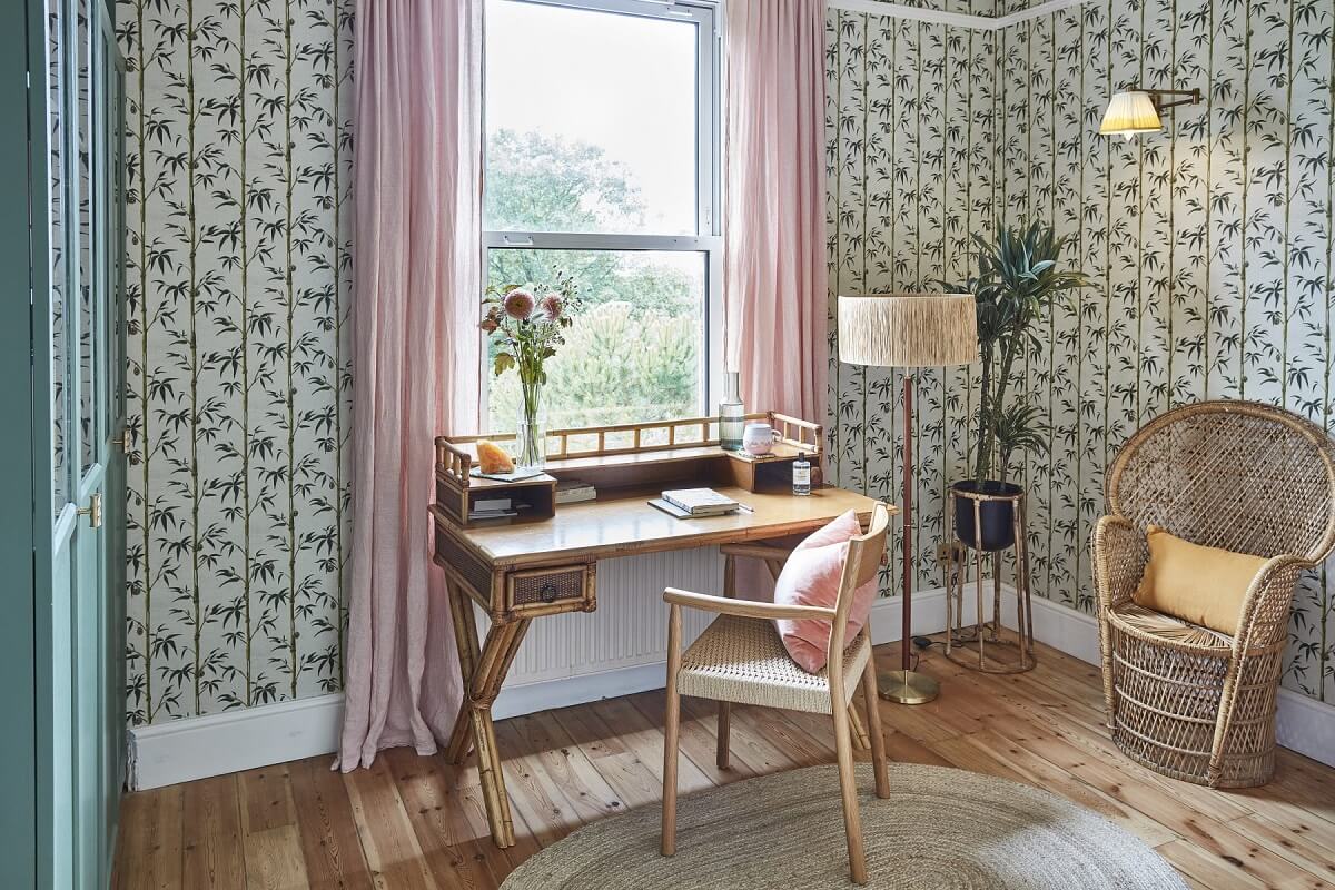 chambre avec papier-peint fleuri chambre avec papier-peint fleuri