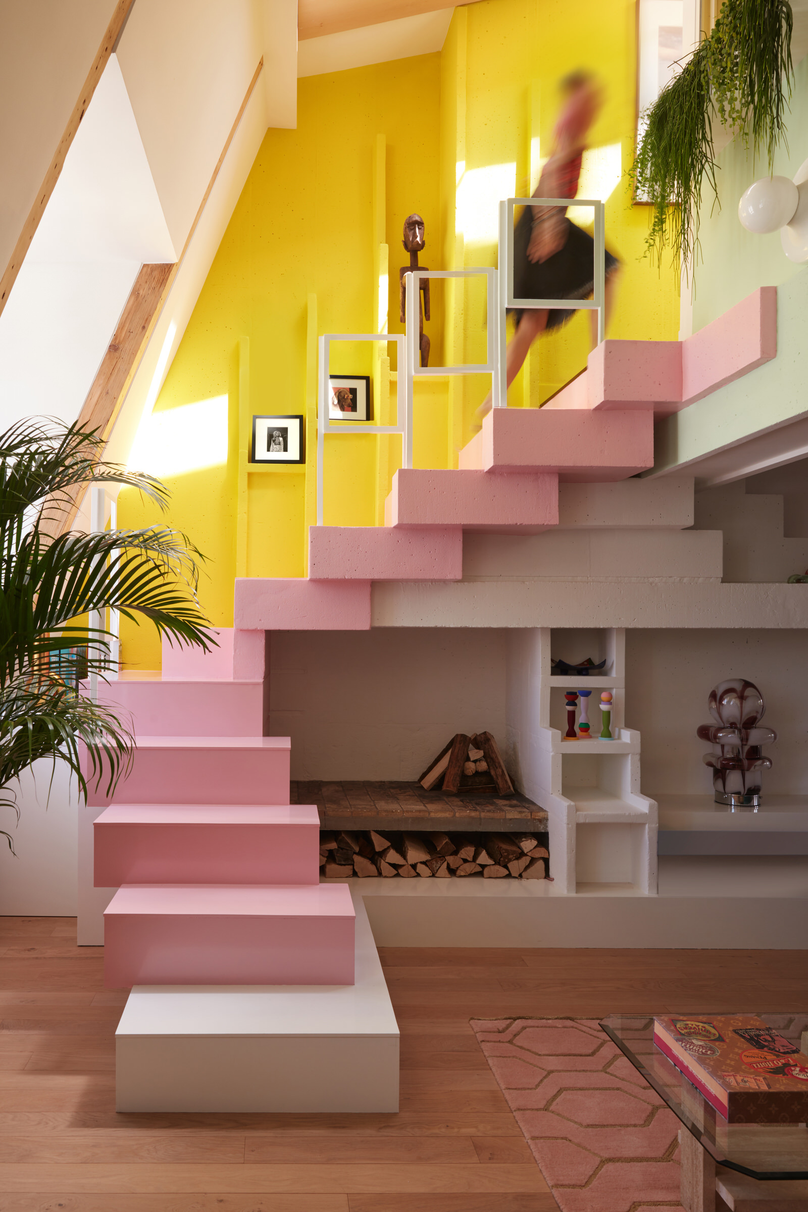 escalier rose appartement sous les toits escalier rose appartement sous les toits
