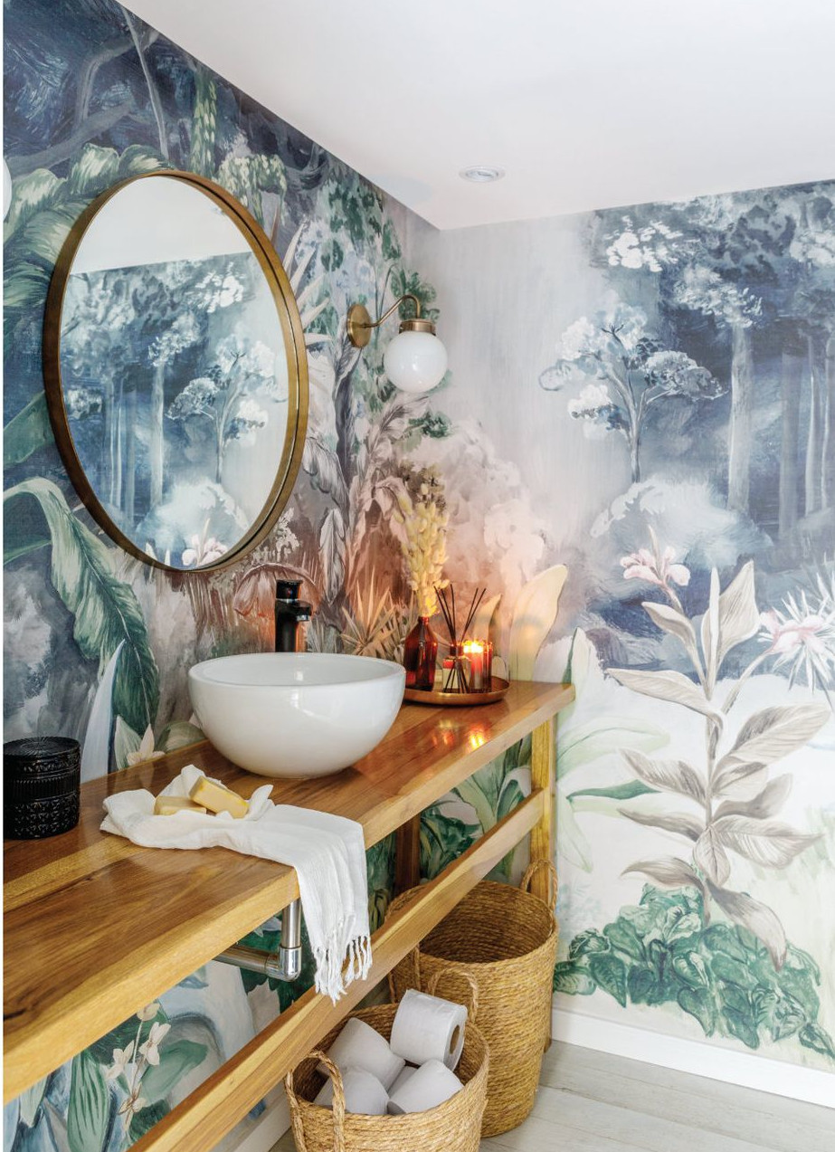 salle de bain avec papier-peint exotique salle de bain avec papier-peint exotique