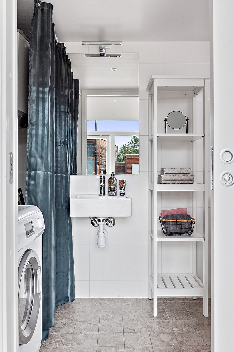 salle de bain blanche
