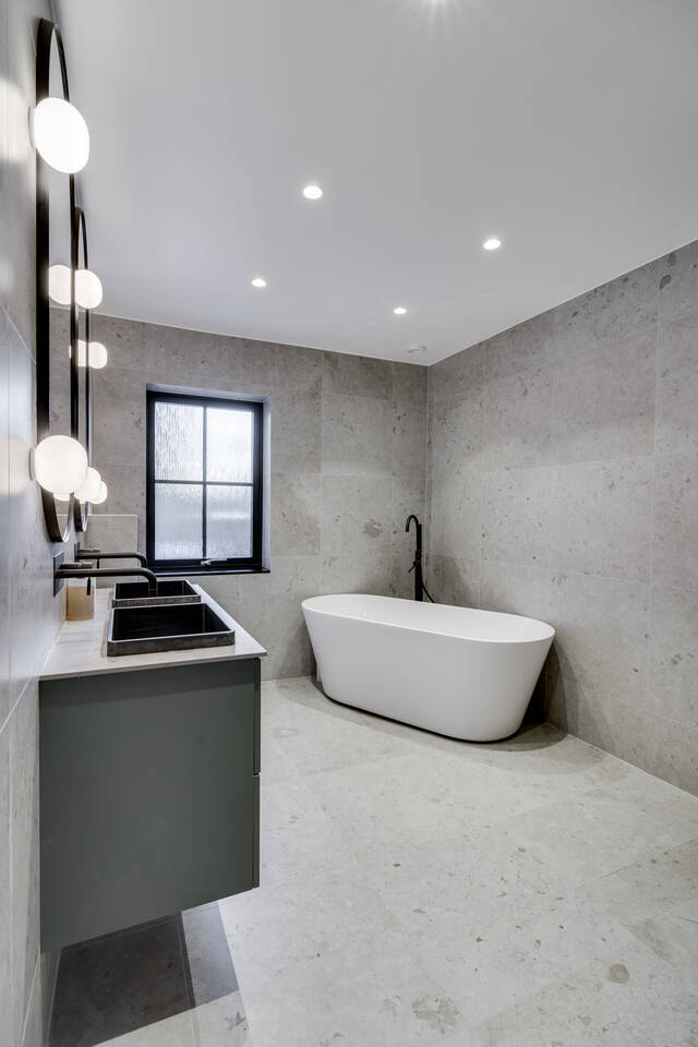 salle de bain design grise