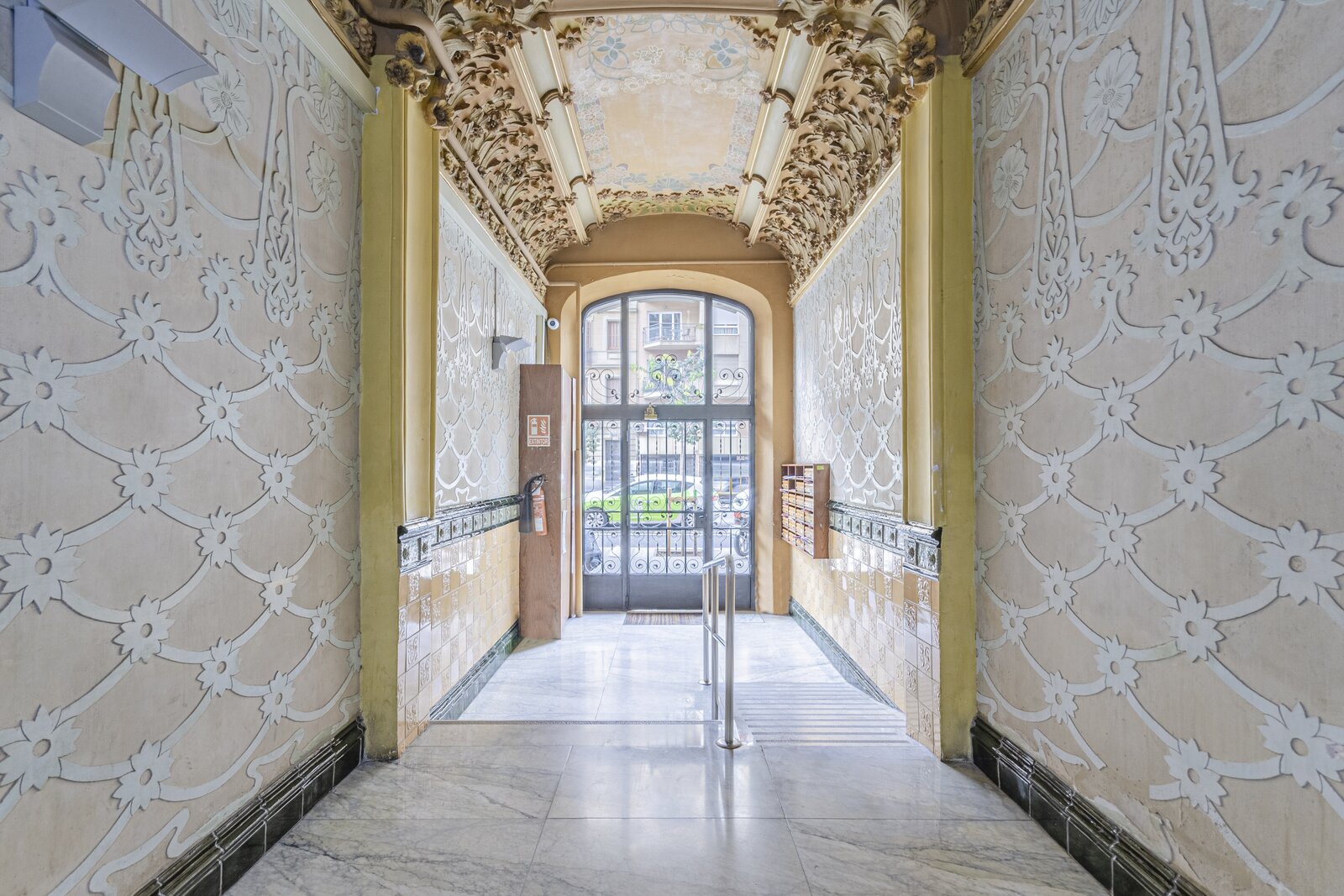 hall Art Nouveau hall Art Nouveau