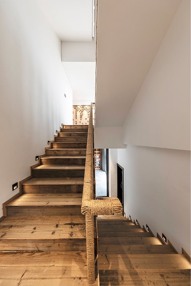 escalier avec rambarde corde